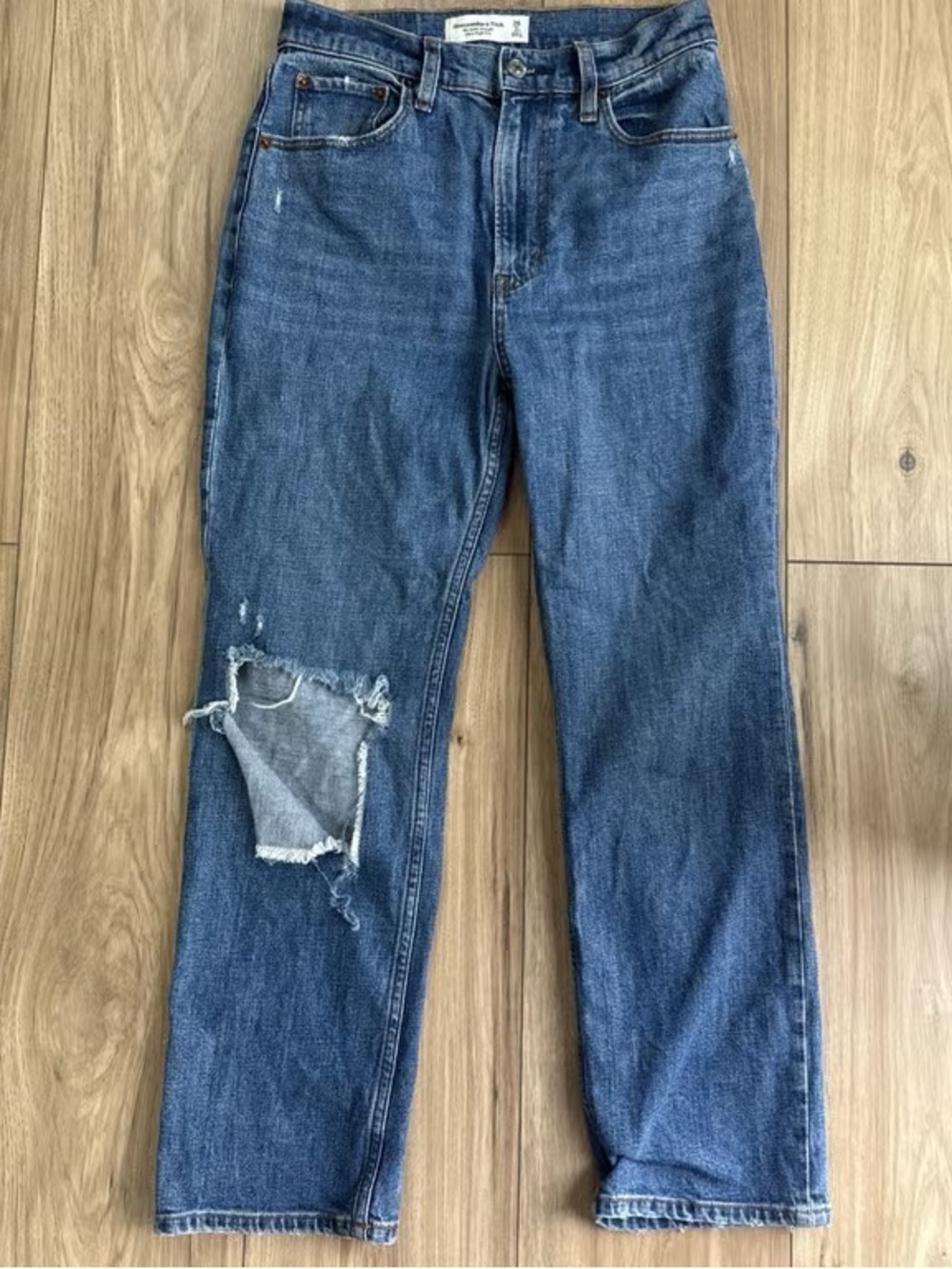 Men's Blue Distressed Straight-Leg Jeans